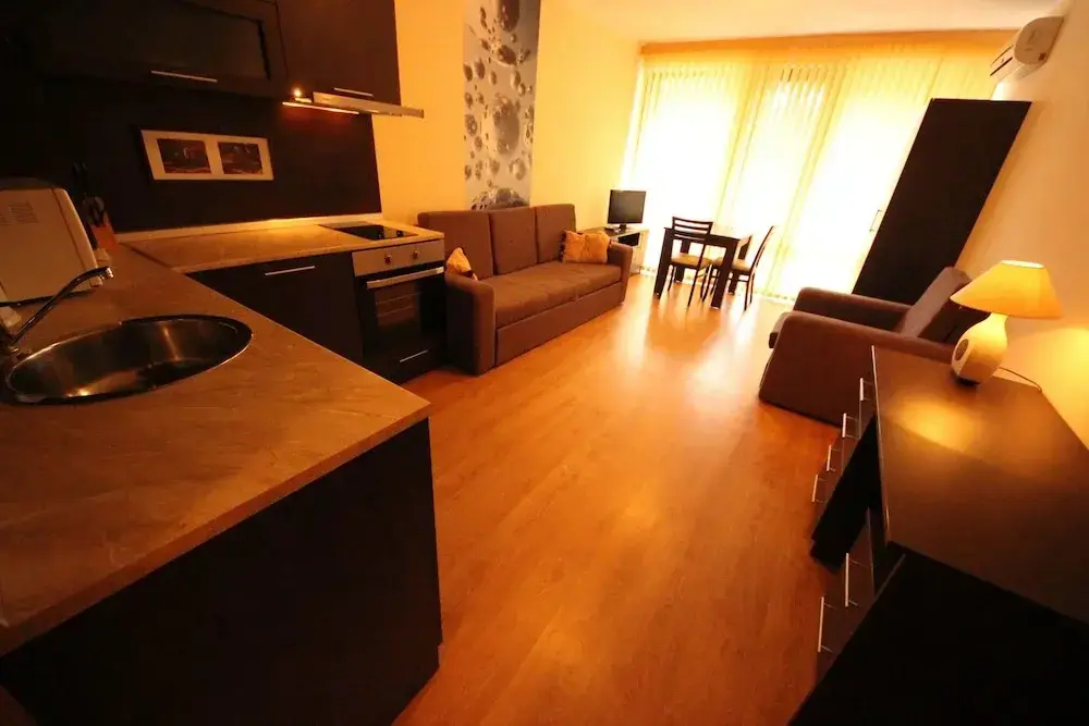 Солнечный берег: Menada Chateau Valon Apartments