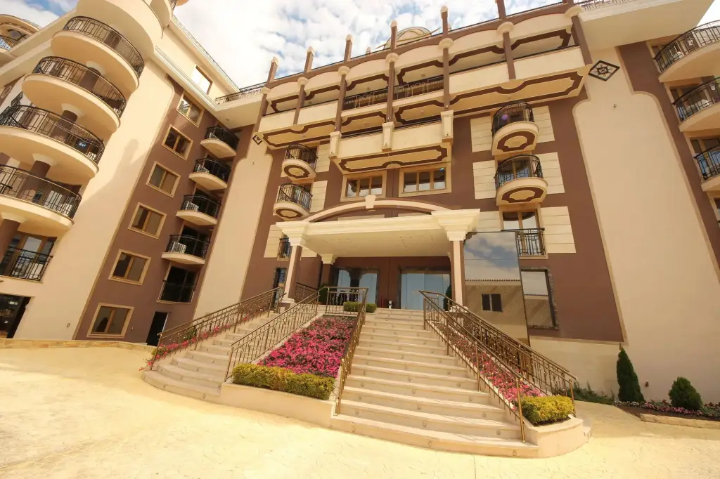Menada Golden Rainbow Apartments — фото 1