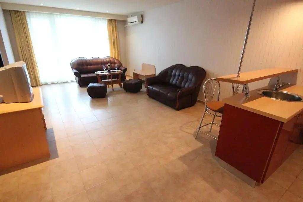Солнечный берег: Menada Miramar Palace Apartments