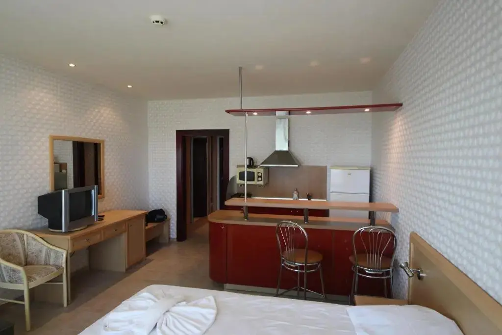Солнечный берег: Menada Miramar Palace Apartments