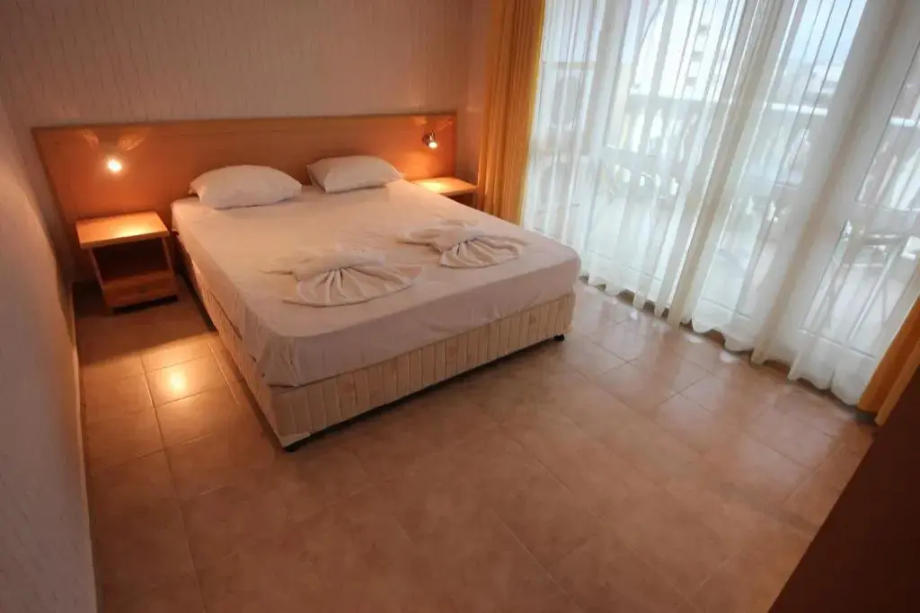 Солнечный берег: Menada Miramar Palace Apartments