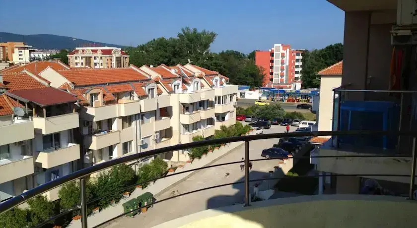 Солнечный берег: Studio in Semiramida Complex