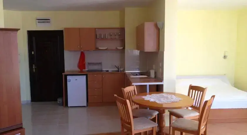 Солнечный берег: Studio in Semiramida Complex