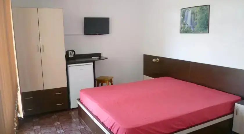Черноморец: Coral Family Hotel