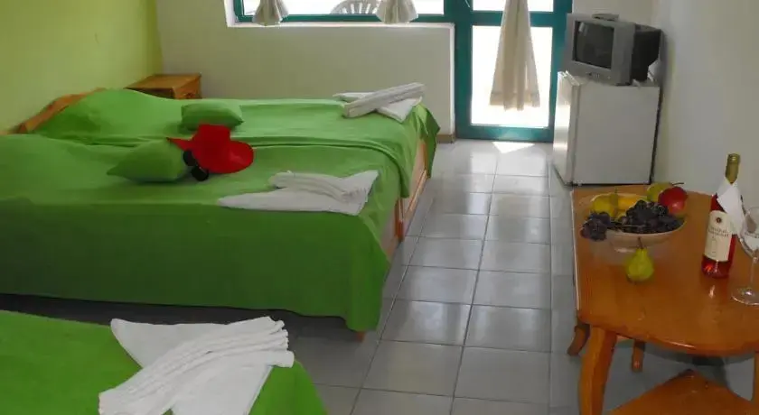 Приморско: Hotel Familiya Club