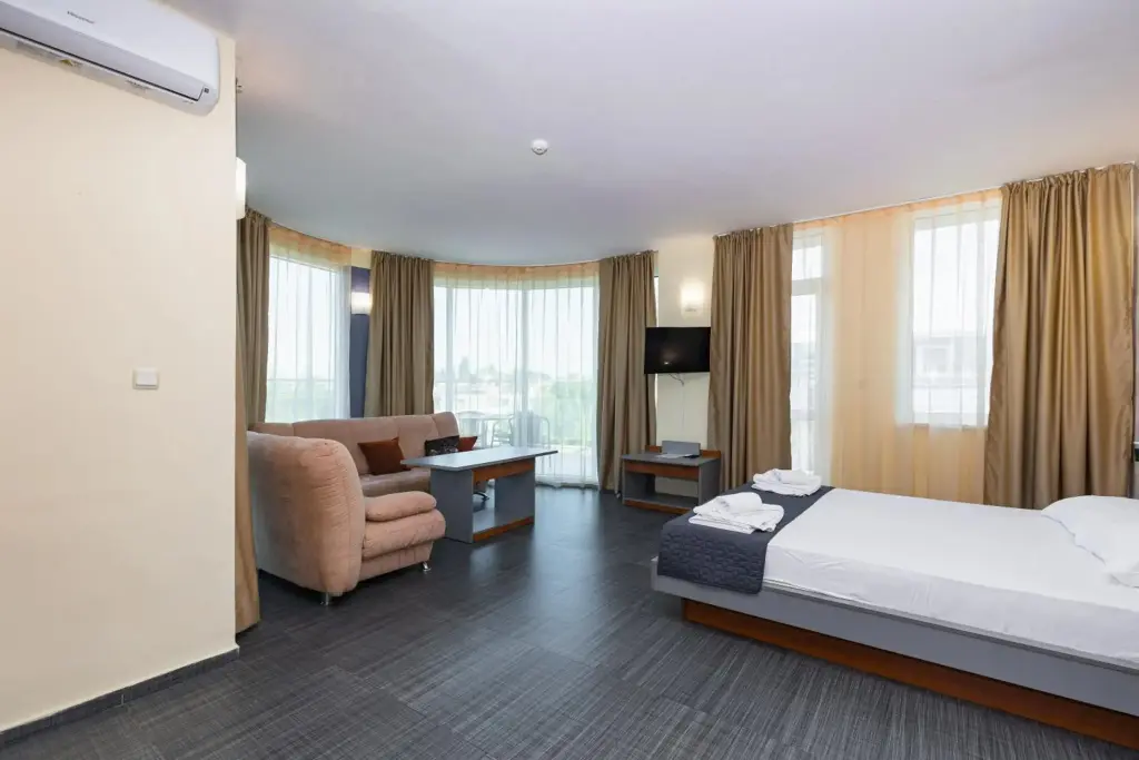 Солнечный берег: Favorit Aparthotel