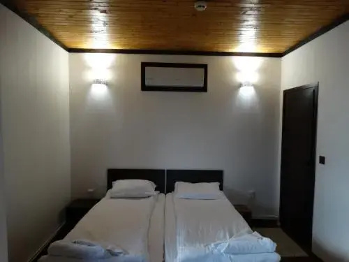 Карджали: Trifon Zarezan Family Hotel