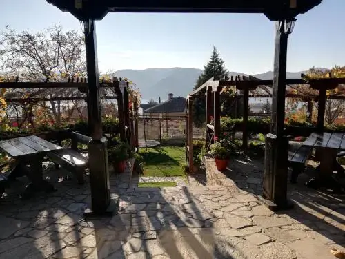 Карджали: Trifon Zarezan Family Hotel