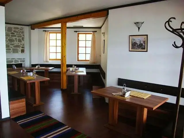 Карджали: Trifon Zarezan Family Hotel