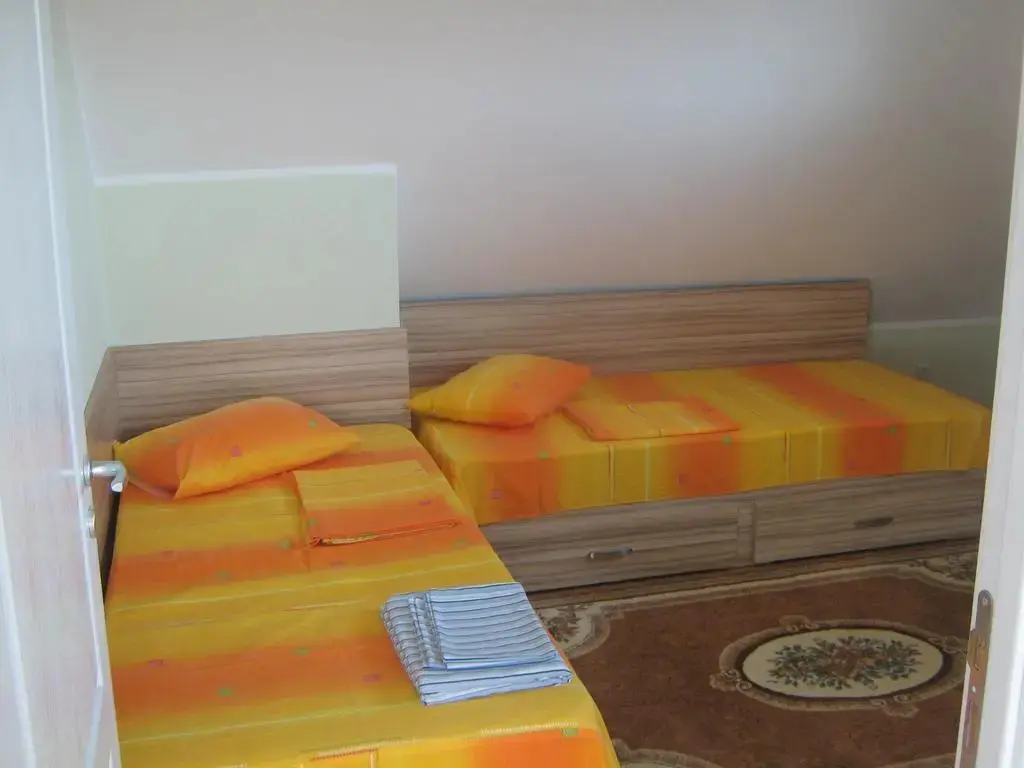 Варна: Guest House Roni