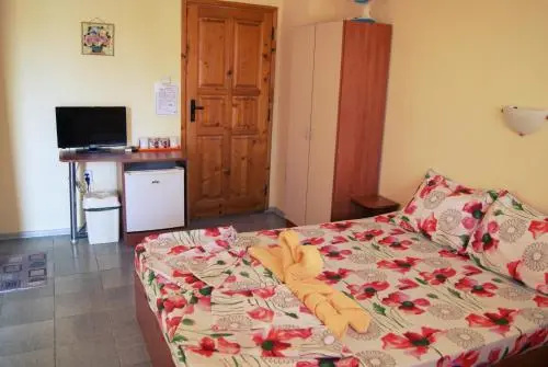 Черноморец: Kastela Guest House