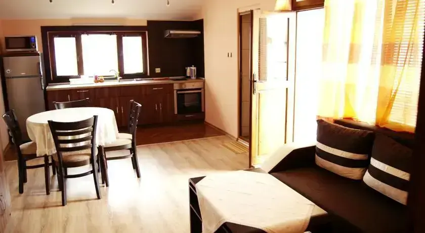 Черноморец: Kastela Guest House