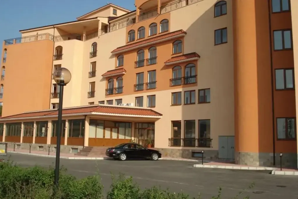 Солнечный берег: Apart-hotel Happy