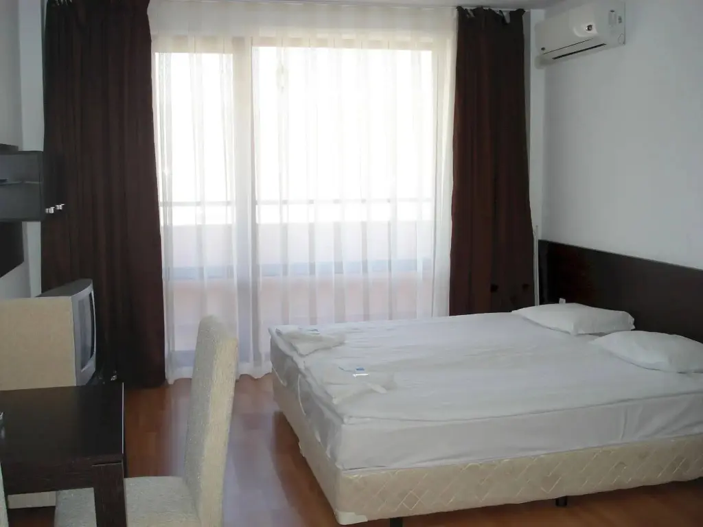 Солнечный берег: Apart-hotel Happy