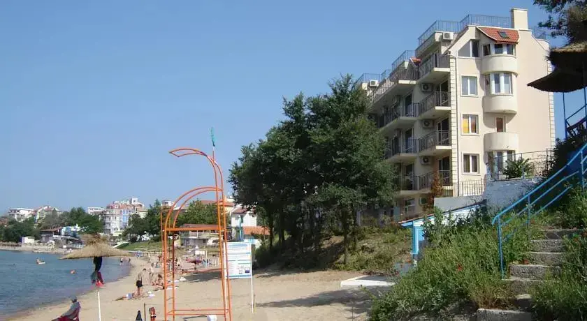 Черноморец: Villa Lazuren Briag