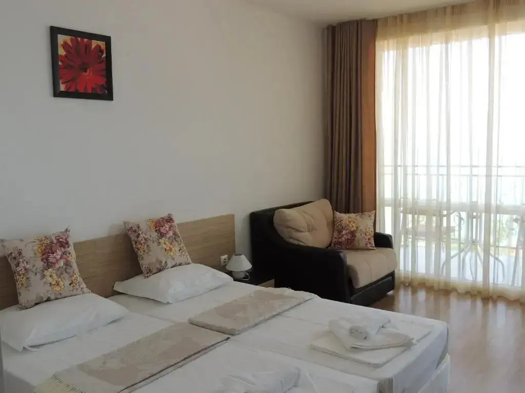 Черноморец: Villa Lazuren Briag