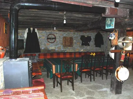 Троян: Guest House Four Pines