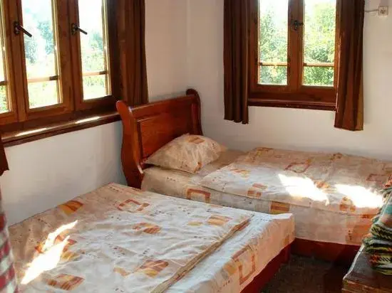 Троян: Guest House Four Pines