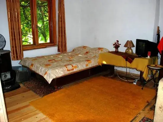Троян: Guest House Four Pines