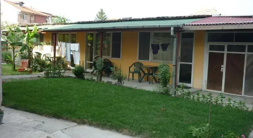 Равда: Fiesta Holiday Bungalows