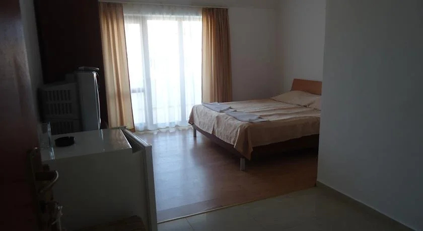 Несебр: White Rose Family Hotel