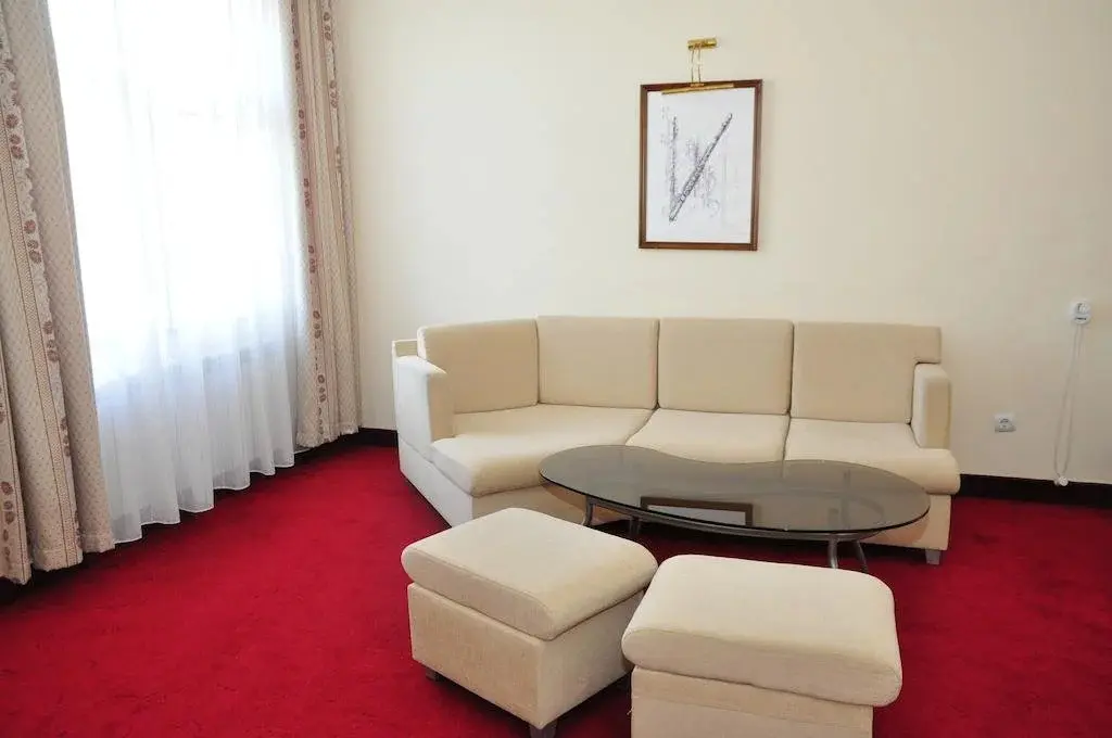 Боженци: Balneo Hotel Lyulyatsi