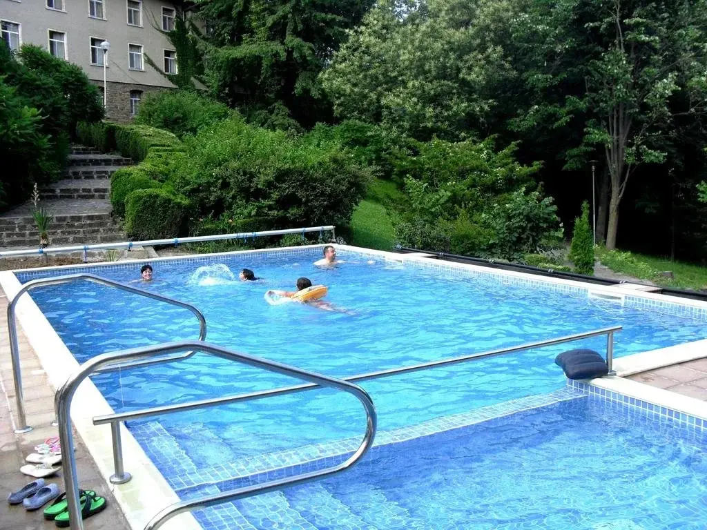 Боженци: Balneo Hotel Lyulyatsi