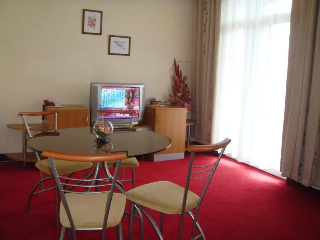 Боженци: Balneo Hotel Lyulyatsi