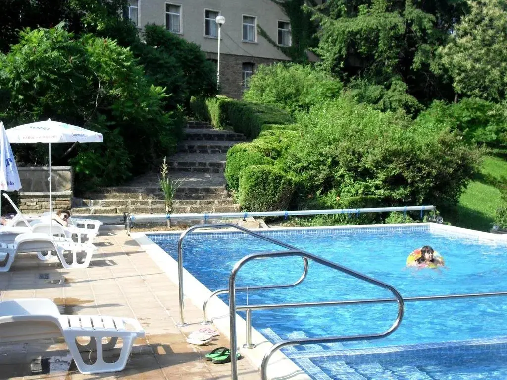 Боженци: Balneo Hotel Lyulyatsi