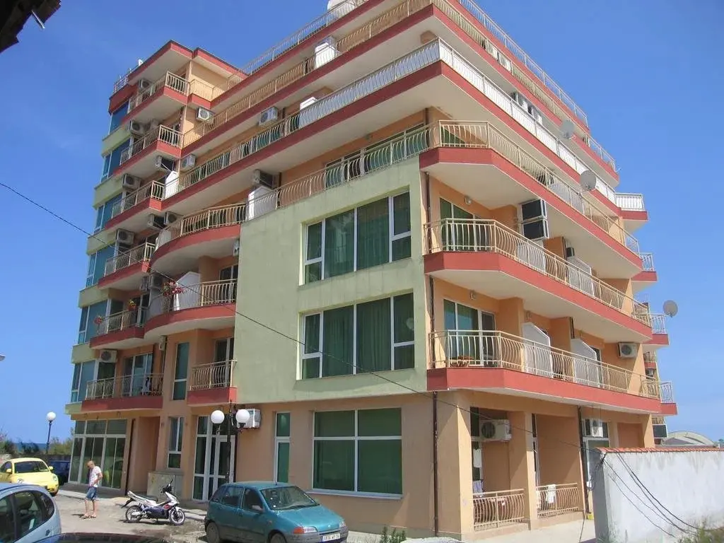 Поморие: California Apartment