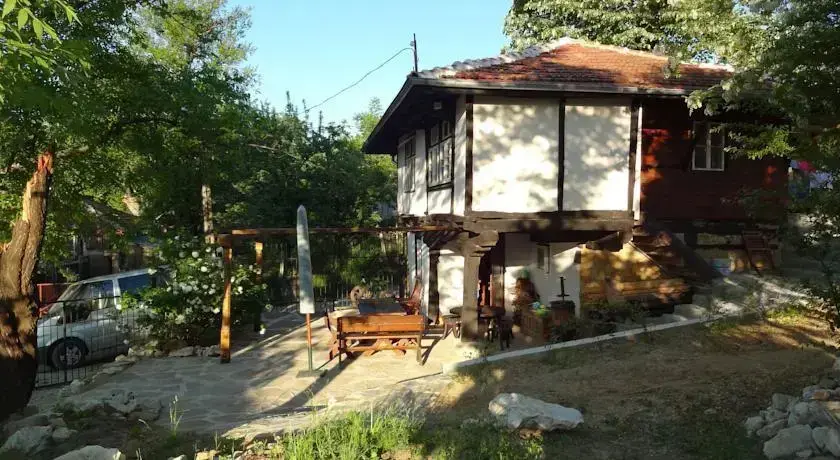 Боженци: Old House Lisec