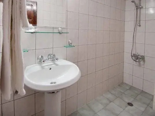 Китен: Hotel Sigma