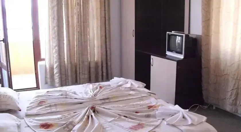 Приморско: Family Hotel Praha