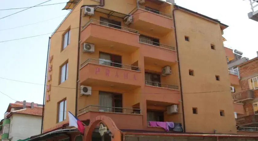 Приморско: Family Hotel Praha