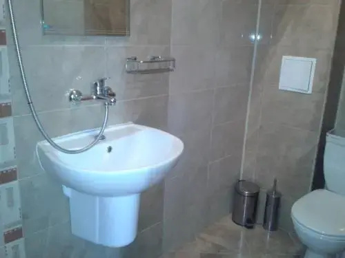 Приморско: Family Hotel Praha