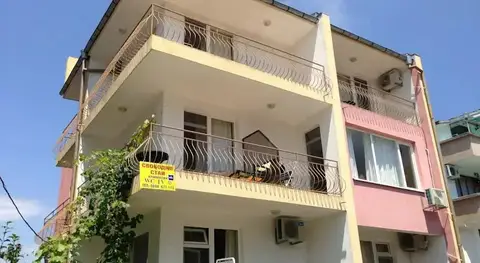 Kazlarov Guest House — фото 1