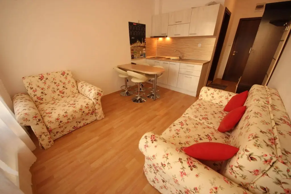 Тънково: Apartment in Sunny Day 6