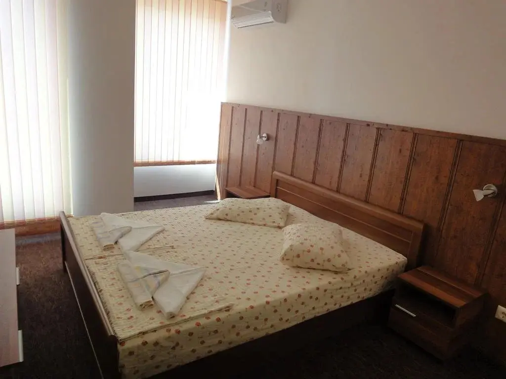 Несебр: St. George Apartments