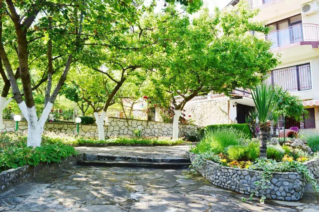 Солнечный берег: Pulpudeva Villa