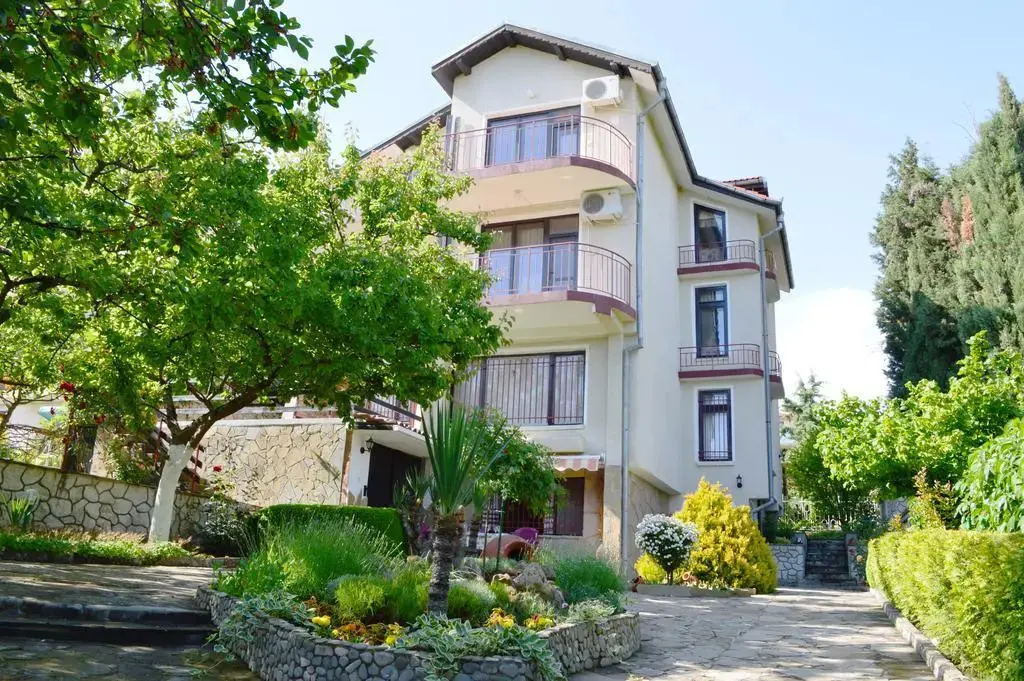 Солнечный берег: Pulpudeva Villa