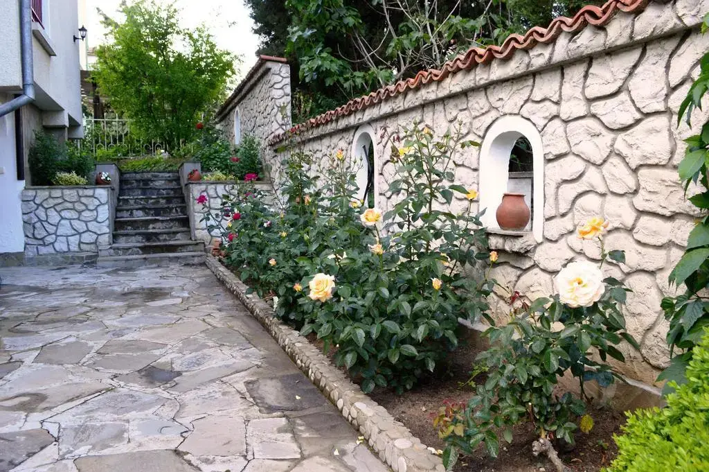 Солнечный берег: Pulpudeva Villa
