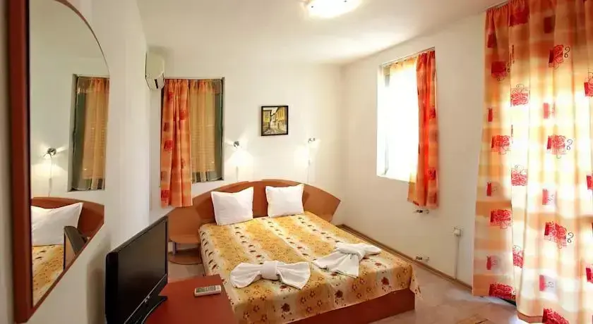 Равда: Ravda Bay Guest House