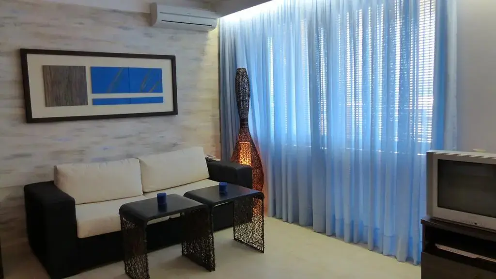 Солнечный берег: Oasis Beach Studios