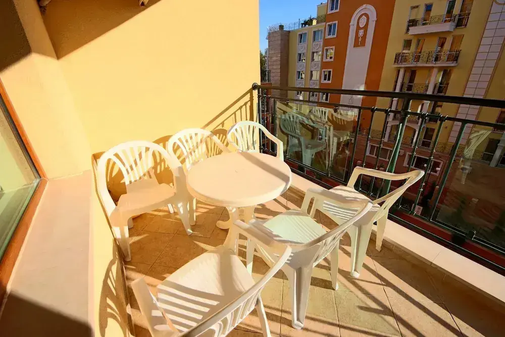 Солнечный берег: Menada Amadeus 3 Apartments