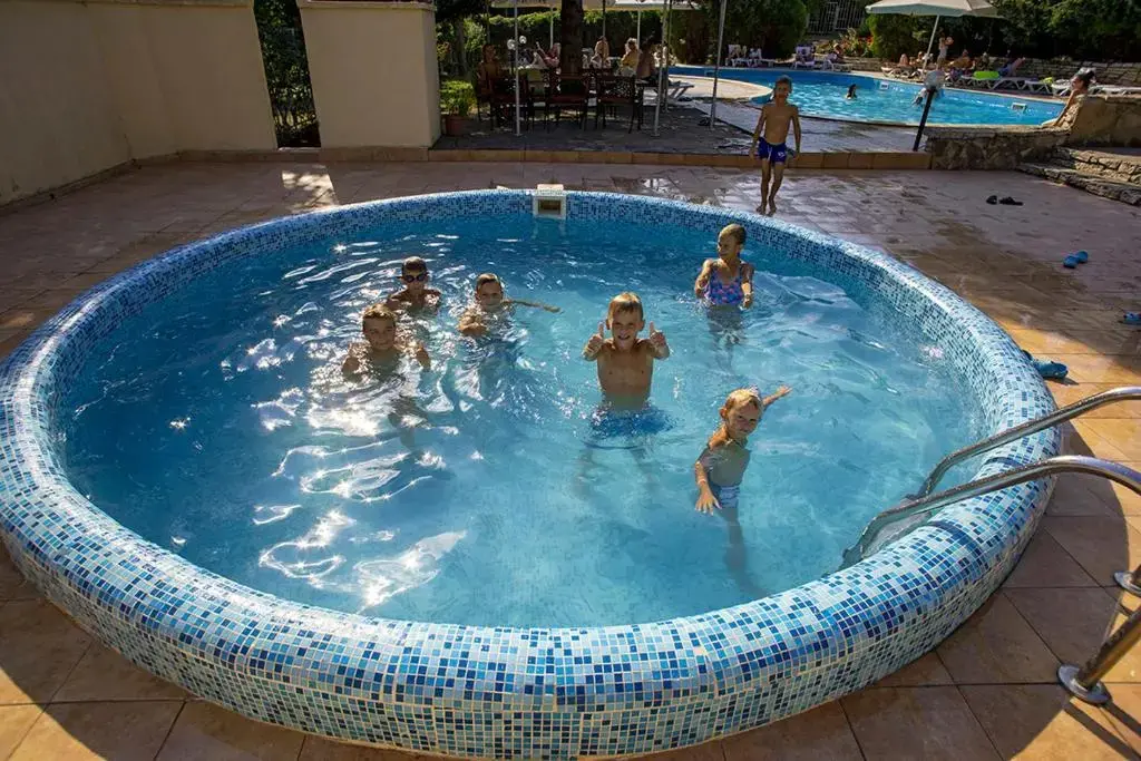 Балчик: hotel Naslada