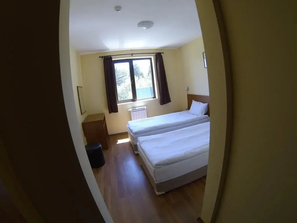 Разлог: Rusaliite Adventure House