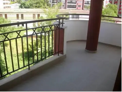 Солнечный берег: Ashton Hall Apartment