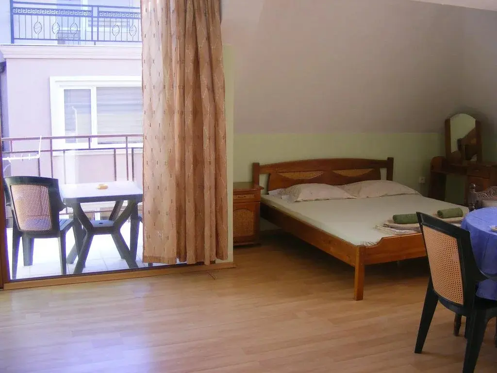 Бургас: Zora Guest House