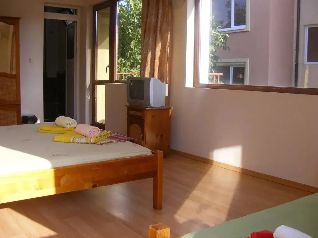 Бургас: Zora Guest House