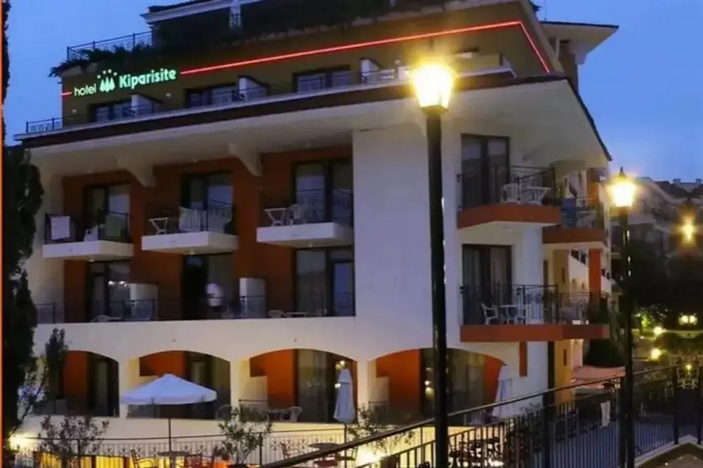 Солнечный берег: Kiparisite Hotel